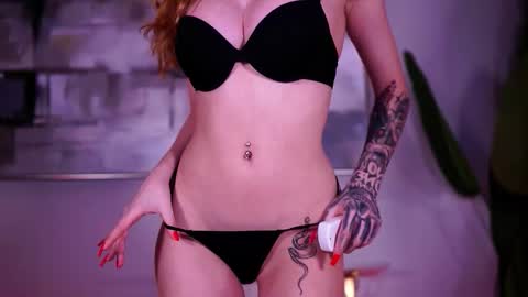 Snapshot of larasynn chatting on 02.26.26 Lara online show from 02.26.26