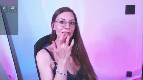 larawinters online show from 11.03.25