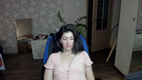 Larisa online show from 10.11.25