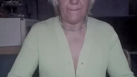 larisaq4ugo24 online show from 02.18.26