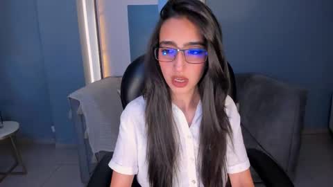 Larisa Smirnov online show from 10.03.25