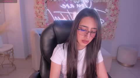 Larisa Smirnov online show from 11.27.25