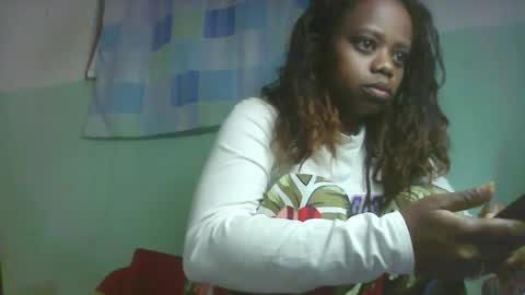 larissa645771 online show from 10.18.25