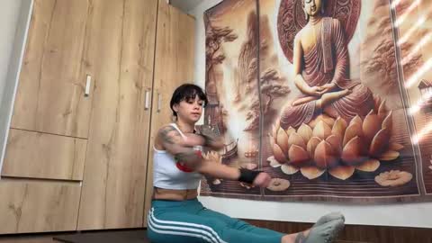 Snapshot of larissa_baker chatting on 11.11.25 isa 3 online show from 11.11.25