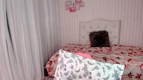 Snapshot of larissalove_doll chatting on 03.10.25 Larissas online show from 03.10.25