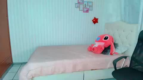 Snapshot of larissalove_doll chatting on 09.09.25 Larissas online show from 09.09.25