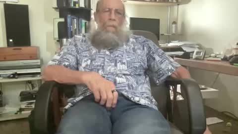 Snapshot of laser137 chatting on 02.18.26 cris online show from 02.18.26