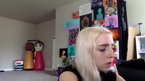 Roxy blue online show from 02.22.26