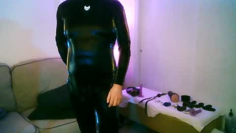 latexminheadroom online show from 12.29.24