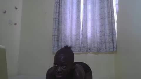 Snapshot of latifah280594 chatting on 03.29.26 latifah online show from 03.29.26