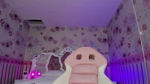 Snapshot of latin_ashley_ chatting on 02.15.25 Valeria online show from 02.15.25