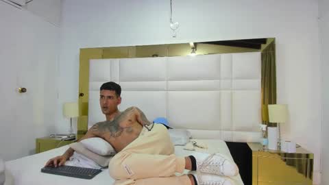 Johana y Santiago online show from 09.28.25