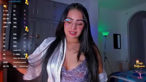 Snapshot of latin_gabby chatting on 10.13.25 Gabby online show from 10.13.25