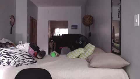 Snapshot of latin_meg chatting on 01.16.25 M E G A N online show from 01.16.25