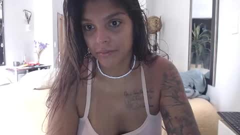 Snapshot of latin_meg chatting on 11.21.25 M E G A N online show from 11.21.25