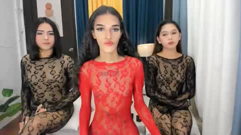 Snapshot of latina_goddes4uxxx chatting on 10.07.25 ask me online show from 10.07.25