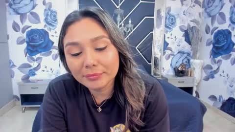 Snapshot of latinaholequeen chatting on 10.27.25 EMMA online show from 10.27.25