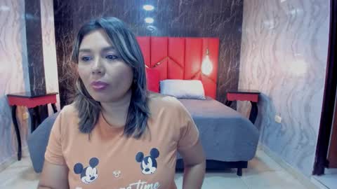 Snapshot of latinaholequeen chatting on 11.17.25 EMMA online show from 11.17.25