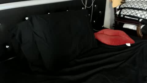 Snapshot of latinfyre chatting on 12.07.24 Chris online show from 12.07.24