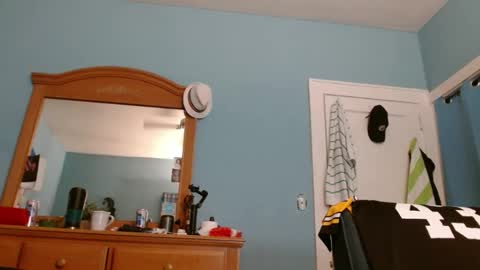 Snapshot of latinfyre chatting on 09.21.25 Chris online show from 09.21.25