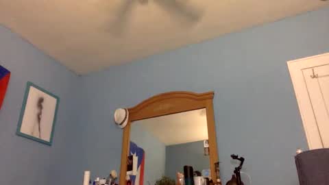 Snapshot of latinfyre chatting on 09.29.25 Chris online show from 09.29.25