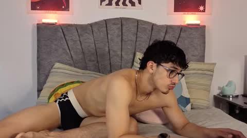 Snapshot of latinguyxl chatting on 02.23.26 Logan online show from 02.23.26