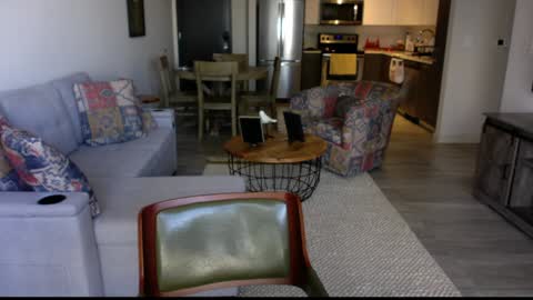 QS - INDEPENDENT MODEL online show from 12.22.24