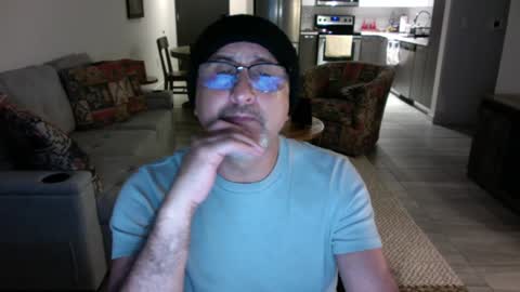 QS - INDEPENDENT MODEL online show from 01.18.25