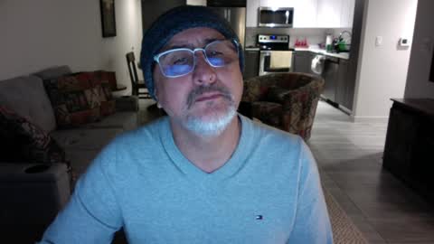 QS - INDEPENDENT MODEL online show from 01.24.25