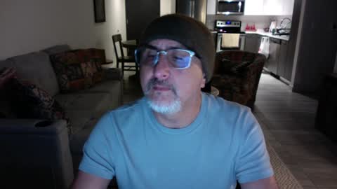 QS - INDEPENDENT MODEL online show from 01.29.25