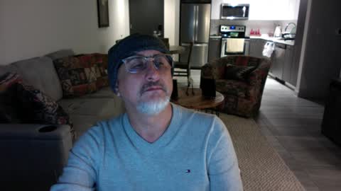 QS - INDEPENDENT MODEL online show from 01.30.25