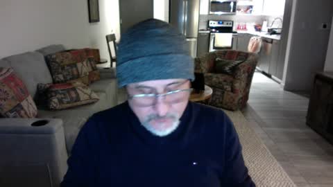 QS - INDEPENDENT MODEL online show from 02.01.25