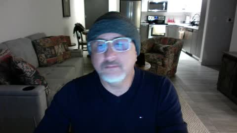 QS - INDEPENDENT MODEL online show from 02.09.25