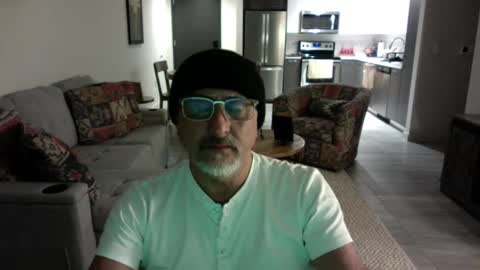 QS - INDEPENDENT MODEL online show from 02.16.25