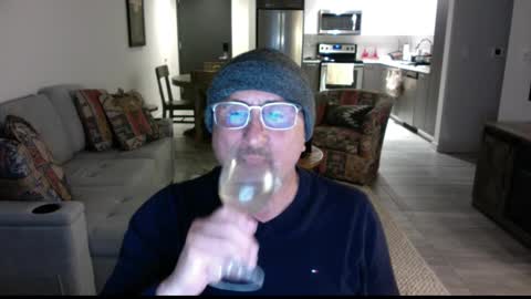 QS - INDEPENDENT MODEL online show from 02.23.25