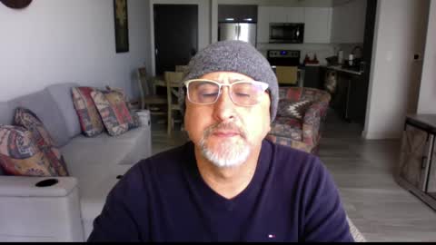 QS - INDEPENDENT MODEL online show from 02.23.25