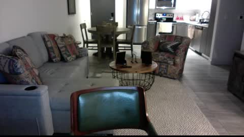 QS - INDEPENDENT MODEL online show from 02.24.25