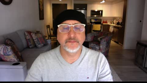 QS - INDEPENDENT MODEL online show from 02.26.25