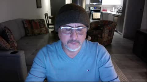 QS - INDEPENDENT MODEL online show from 03.05.25