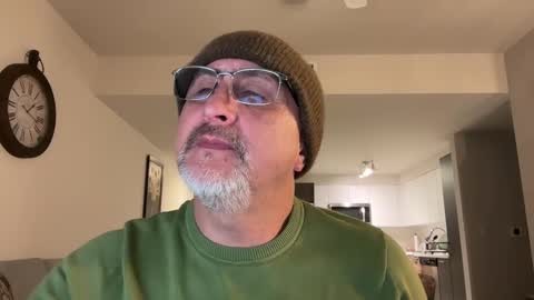 QS - INDEPENDENT MODEL online show from 03.10.25