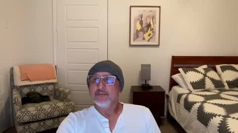 QS - INDEPENDENT MODEL online show from 10.23.25