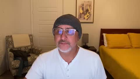 QS - INDEPENDENT MODEL online show from 11.19.25