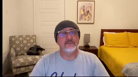 QS - INDEPENDENT MODEL online show from 12.19.25