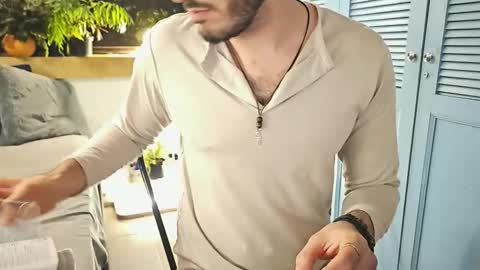 latino_369 online show from 10.14.25