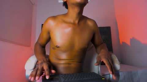 Snapshot of latinodark chatting on 02.28.26 latinodark online show from 02.28.26