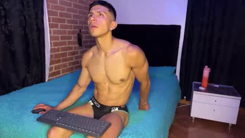 latinosadictosalsexo online show from 04.02.26