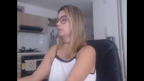 Snapshot of latinpaprika chatting on 02.20.25 latinpaprika online show from 02.20.25