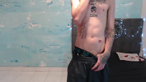 Snapshot of latins_boys_20 chatting on 12.11.24 NICK online show from 12.11.24