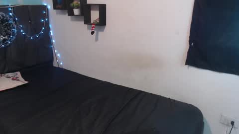 Snapshot of latins_boys_20 chatting on 12.16.24 NICK online show from 12.16.24