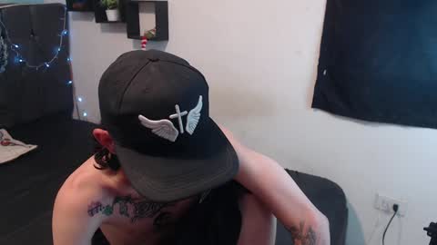 Snapshot of latins_boys_20 chatting on 12.18.24 NICK online show from 12.18.24